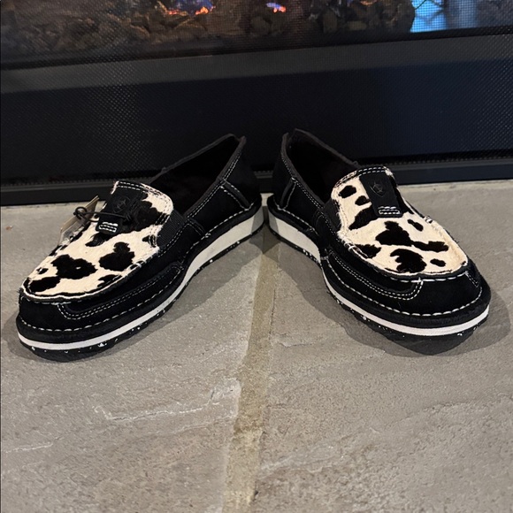 Ariat Cruiser Black Suede Black & White Hair On - Picture 3 of 10